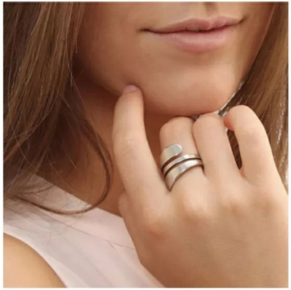 NEW WOMAN'S WRAPAROUND STAINLESS STEEL RING - Picture 2 of 4